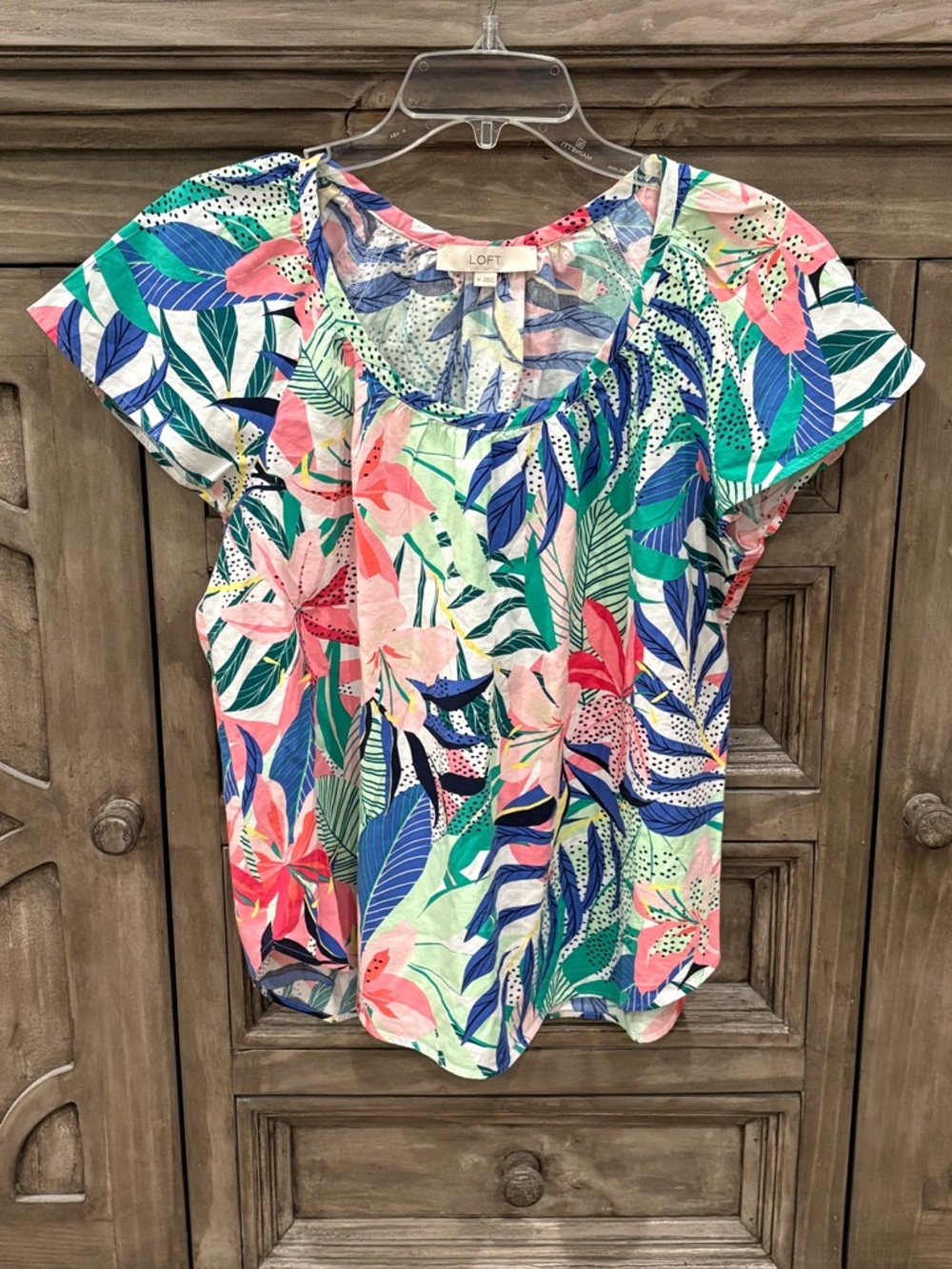 EUC LOFT Tropical Floral Pink/Blue Scoop Neck Short Sleeve Blouse (Medium)